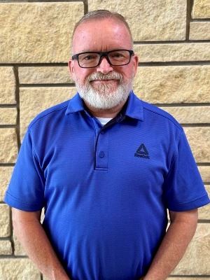 headshot of male with glasses 