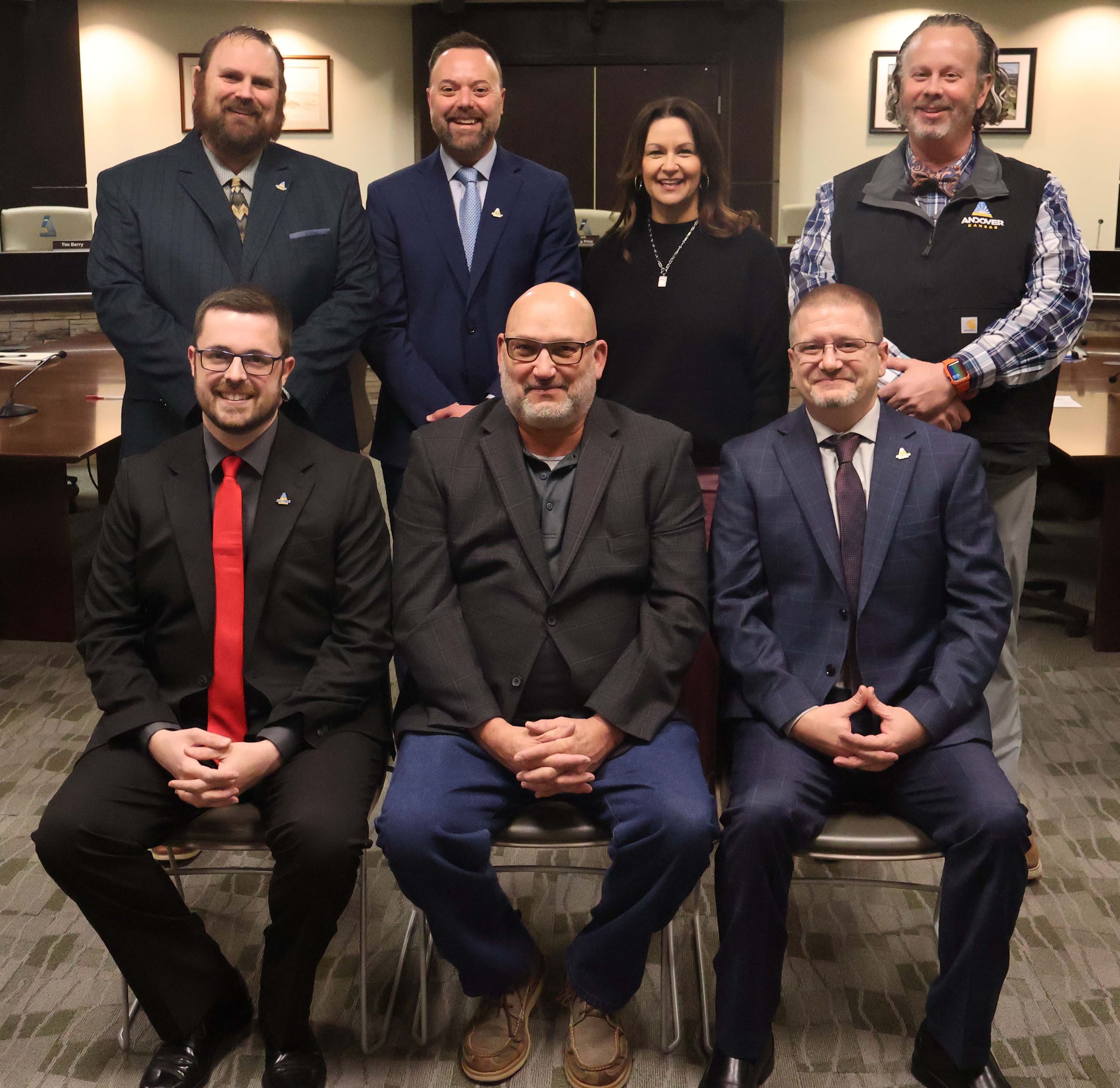 GROUP SHOT of city council members 